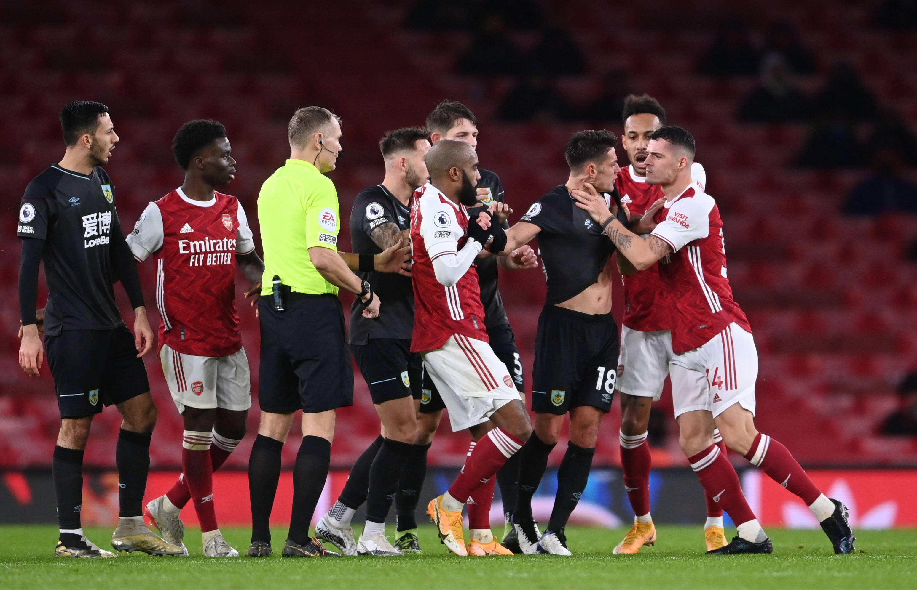 环节穿插在 环节穿插在